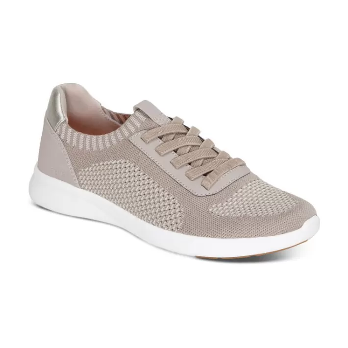 Store Aetrex Teagan Arch Support Sneakers